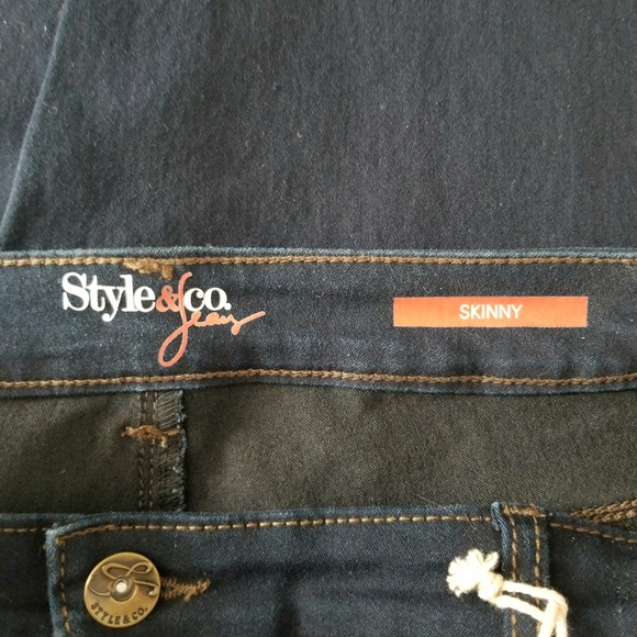 JEANS STYLE & CO Blue Denim Slim Leg 5 Pocket NWT Size 14 - Picture 3 of 15